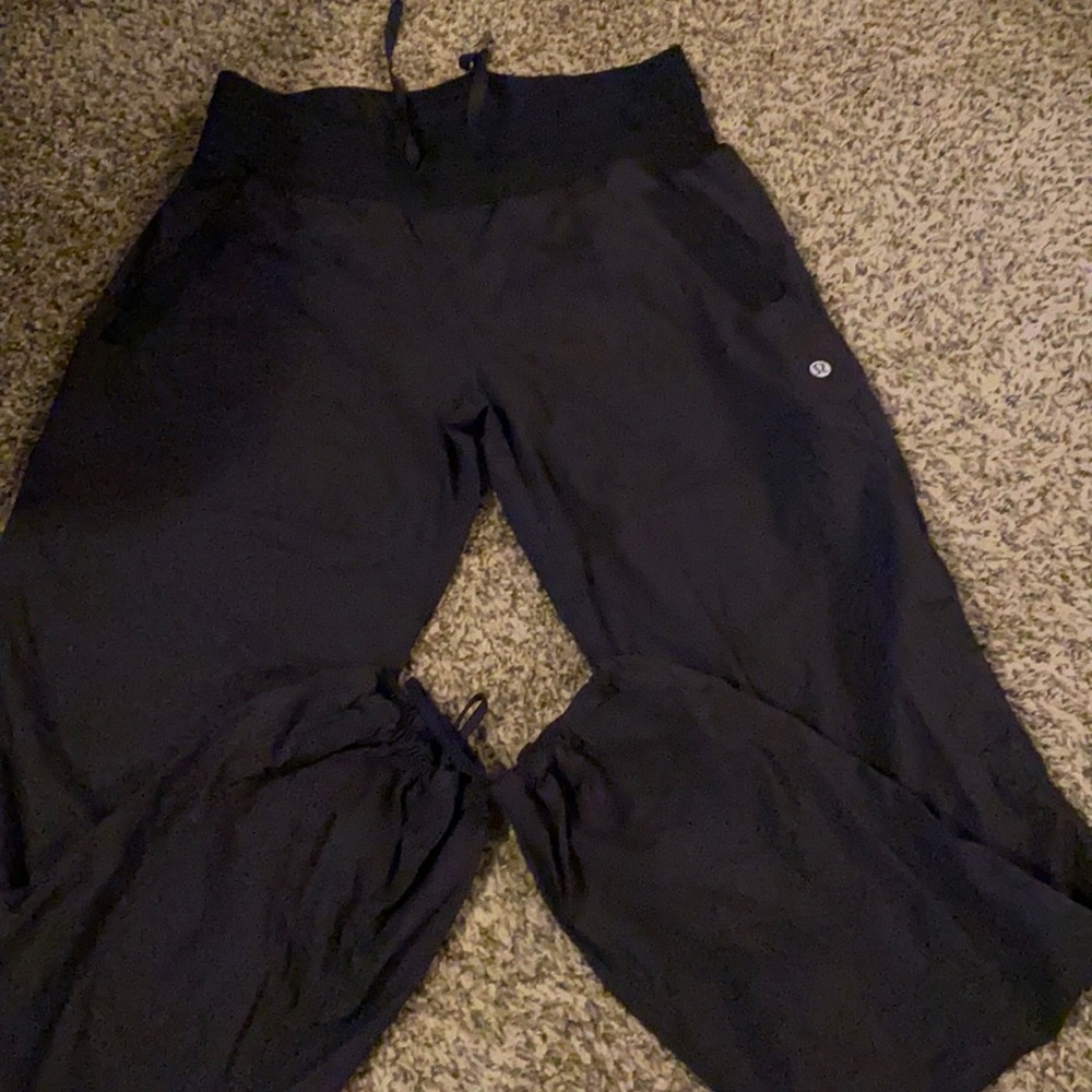 Lululemon joggers size 6 Reg